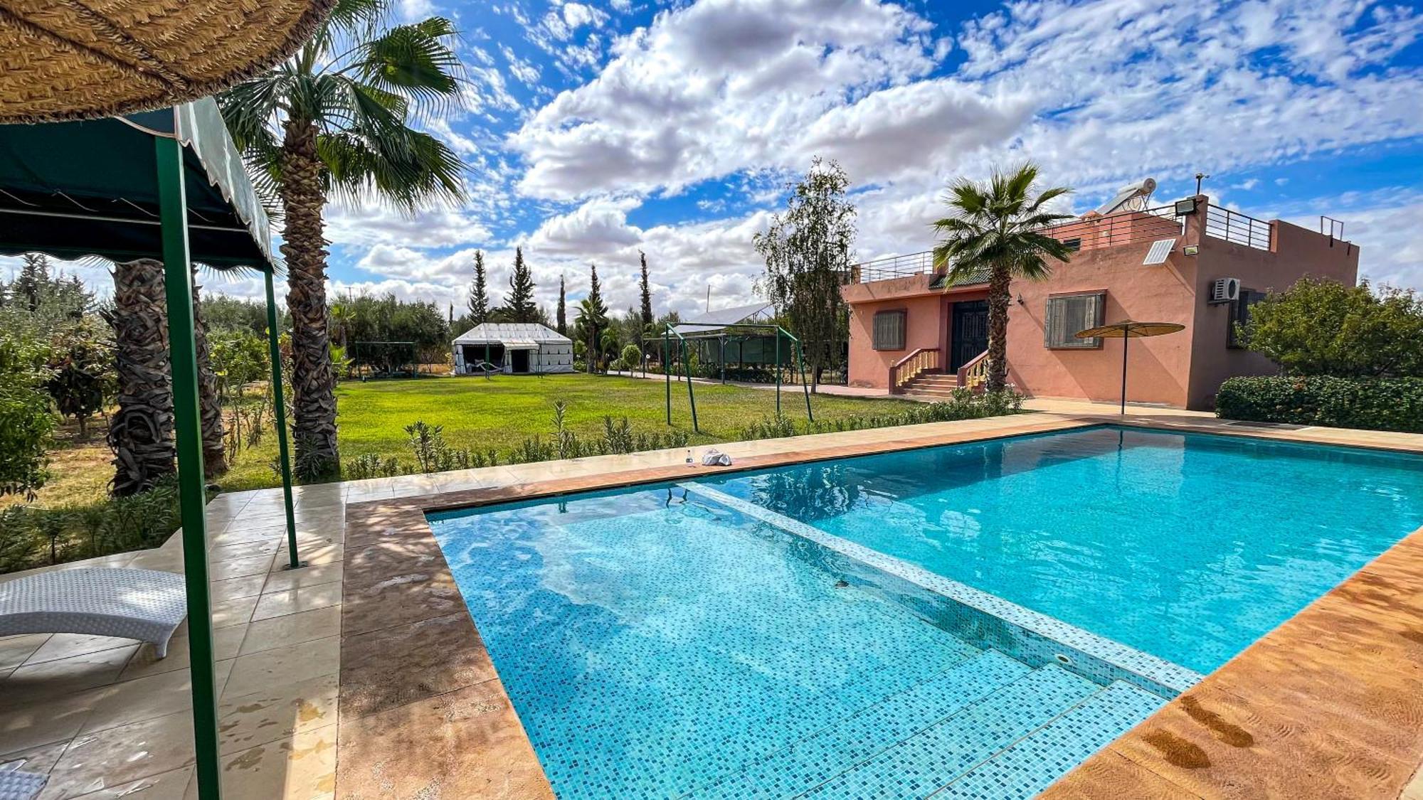 Ferme De Vacances Avec Une Grande Villa A Marrakech Marrakesh Exterior photo