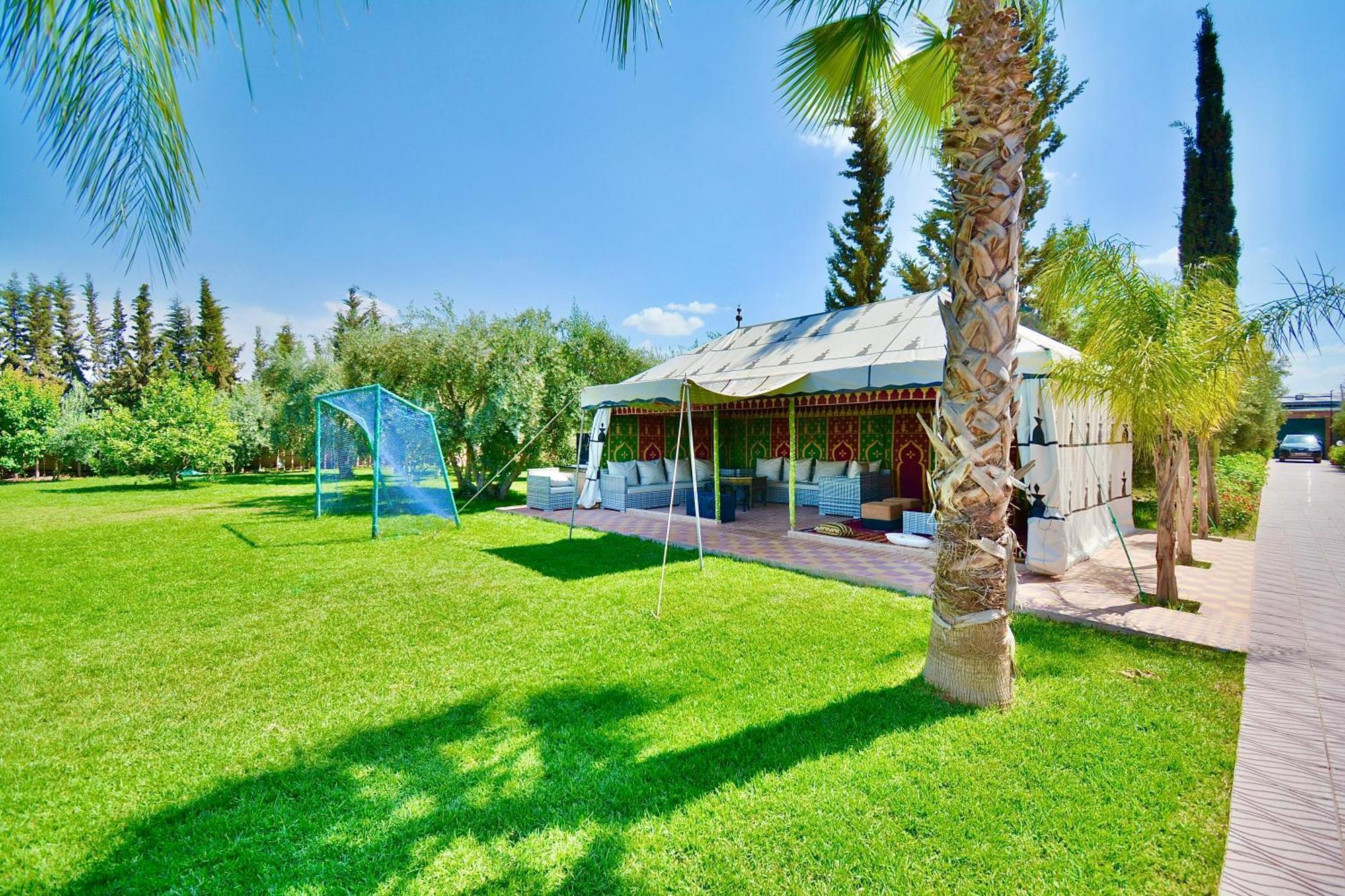 Ferme De Vacances Avec Une Grande Villa A Marrakech Marrakesh Exterior photo